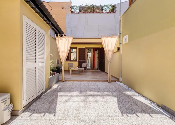 Vivilo Collection - Pigneto Apartments - Patio - Terrace - Parking