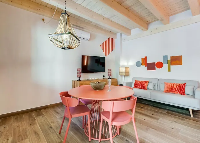 Vivilo Collection - Pigneto Apartments - Patio - Terrace - Parking