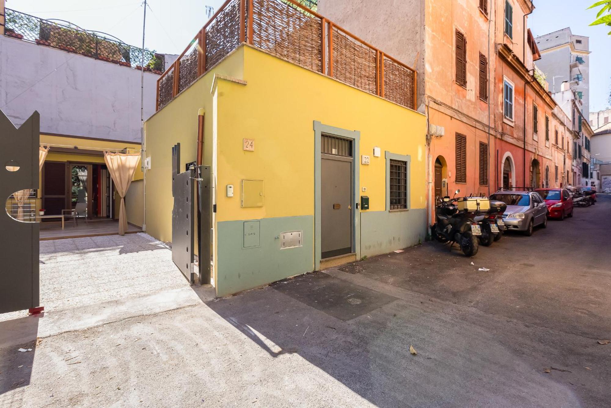 Vivilo Collection - Pigneto - Patio - Terrace - Parking Apartment